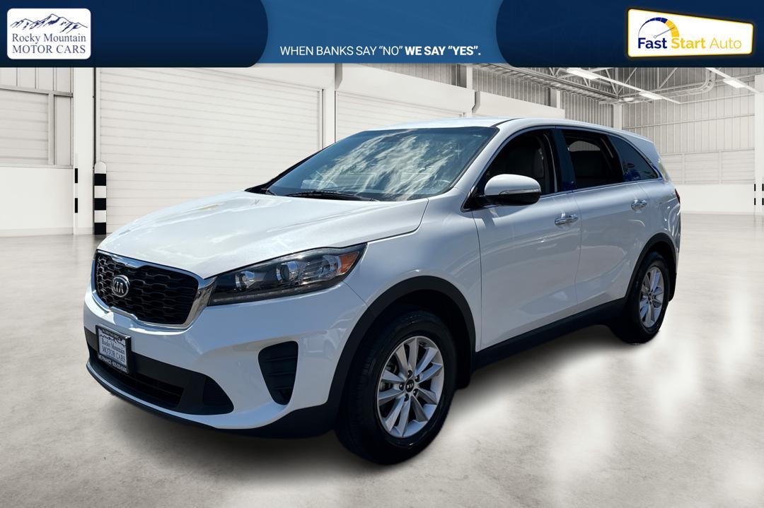 2019 White Kia Sorento LX 2WD (5XYPG4A32KG) with an 2.4L L4 DOHC 16V engine, 6A transmission, located at 767 S State Road, Pleasant Grove, UT, 84062, (801) 785-1058, 40.354839, -111.736687 - Photo #6