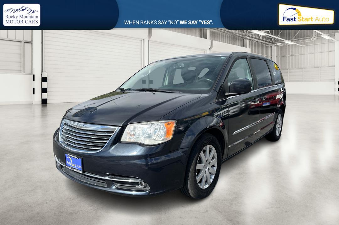 2013 Gray Chrysler Town and Country Touring (2C4RC1BG8DR) with an 3.6L V6 DOHC 24V engine, 6-Speed Automatic transmission, located at 7755 State Street, Midvale, UT, 84047, (801) 753-9063, 40.610329, -111.892159 - Photo #6
