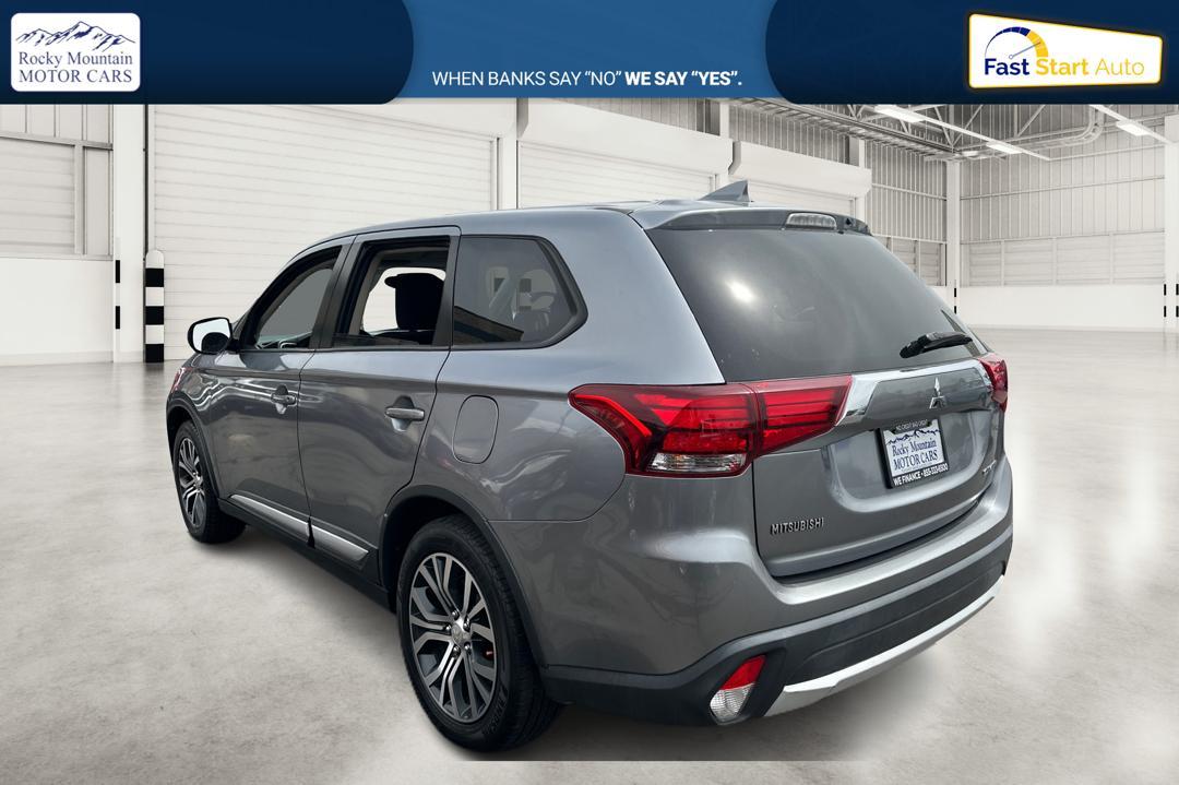 2018 Gray Mitsubishi Outlander ES 2WD (JA4AD2A33JZ) with an 2.4L L4 DOHC 16V engine, CVT transmission, located at 767 S State Road, Pleasant Grove, UT, 84062, (801) 785-1058, 40.354839, -111.736687 - Photo #4