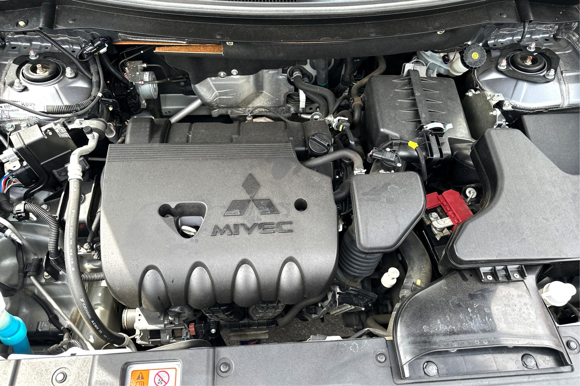 2018 Gray Mitsubishi Outlander ES 2WD (JA4AD2A33JZ) with an 2.4L L4 DOHC 16V engine, CVT transmission, located at 767 S State Road, Pleasant Grove, UT, 84062, (801) 785-1058, 40.354839, -111.736687 - Photo #8