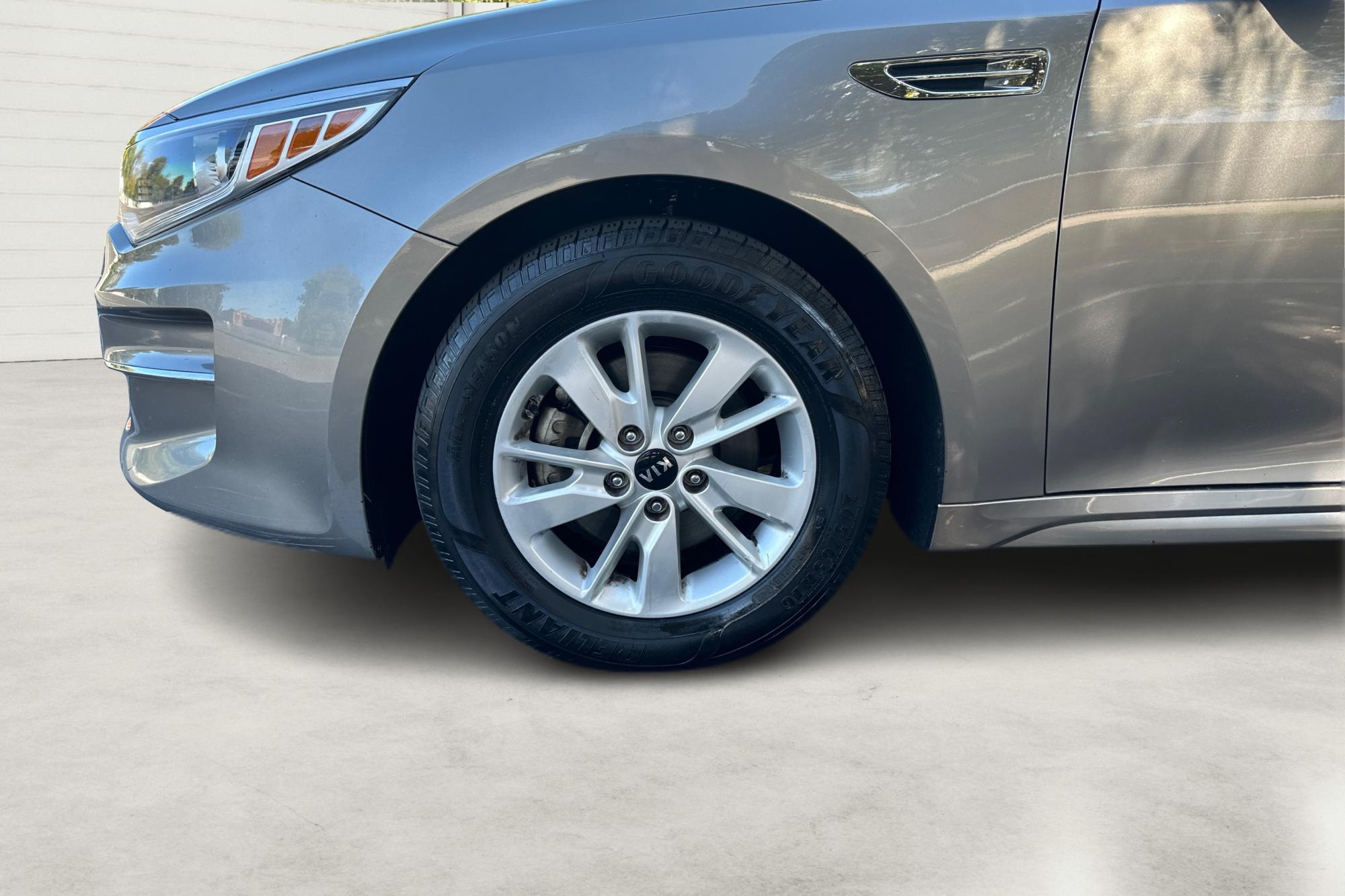2018 Gray Kia Optima LX (5XXGT4L30JG) with an 2.4L L4 DOHC 16V engine, 6A transmission, located at 767 S State Road, Pleasant Grove, UT, 84062, (801) 785-1058, 40.354839, -111.736687 - Photo#12