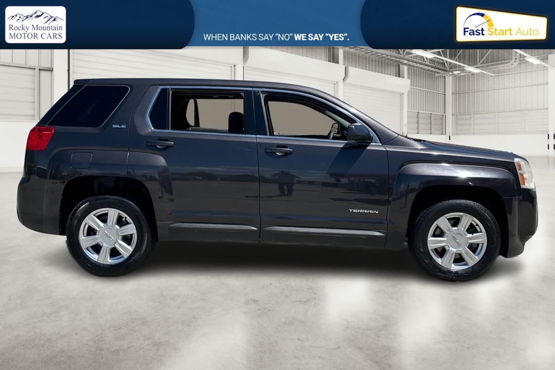2015 Gray GMC Terrain SLE1 FWD (2GKALMEK1F6) with an 2.4L L4 DOHC 16V FFV engine, 6-Speed Automatic transmission, located at 7755 State Street, Midvale, UT, 84047, (801) 753-9063, 40.610329, -111.892159 - Photo #1