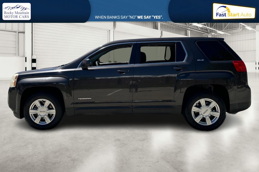 2015 Gray GMC Terrain SLE1 FWD (2GKALMEK1F6) with an 2.4L L4 DOHC 16V FFV engine, 6-Speed Automatic transmission, located at 7755 State Street, Midvale, UT, 84047, (801) 753-9063, 40.610329, -111.892159 - Photo #5