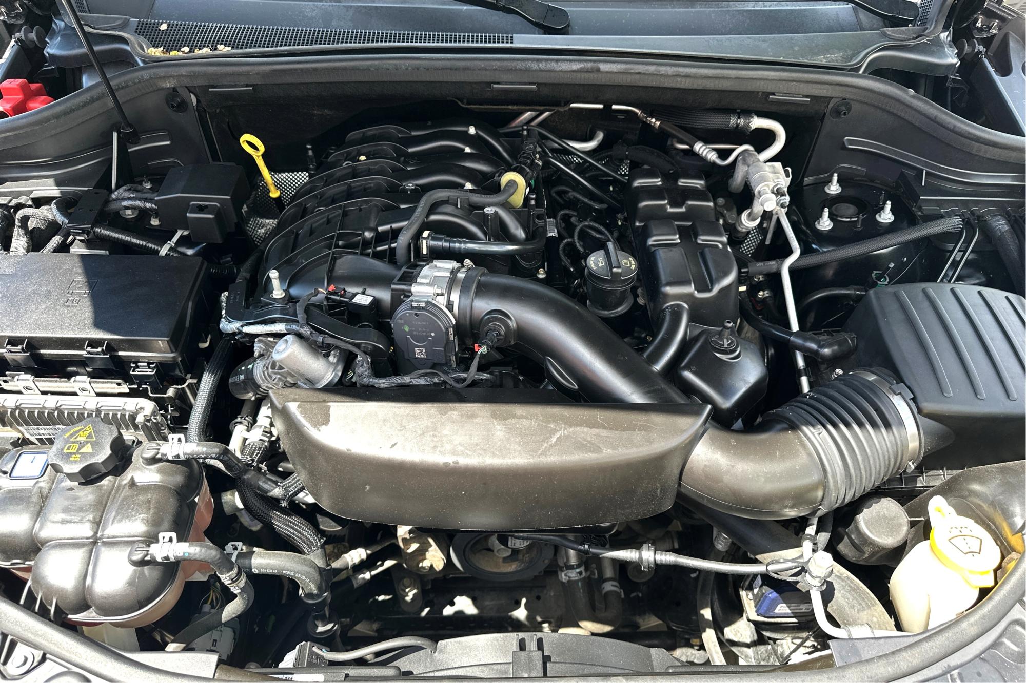 2018 Black Dodge Durango SXT RWD (1C4RDHAG2JC) with an 3.6L V6 DOHC 24V engine, 8A transmission, located at 767 S State Road, Pleasant Grove, UT, 84062, (801) 785-1058, 40.354839, -111.736687 - Photo #8