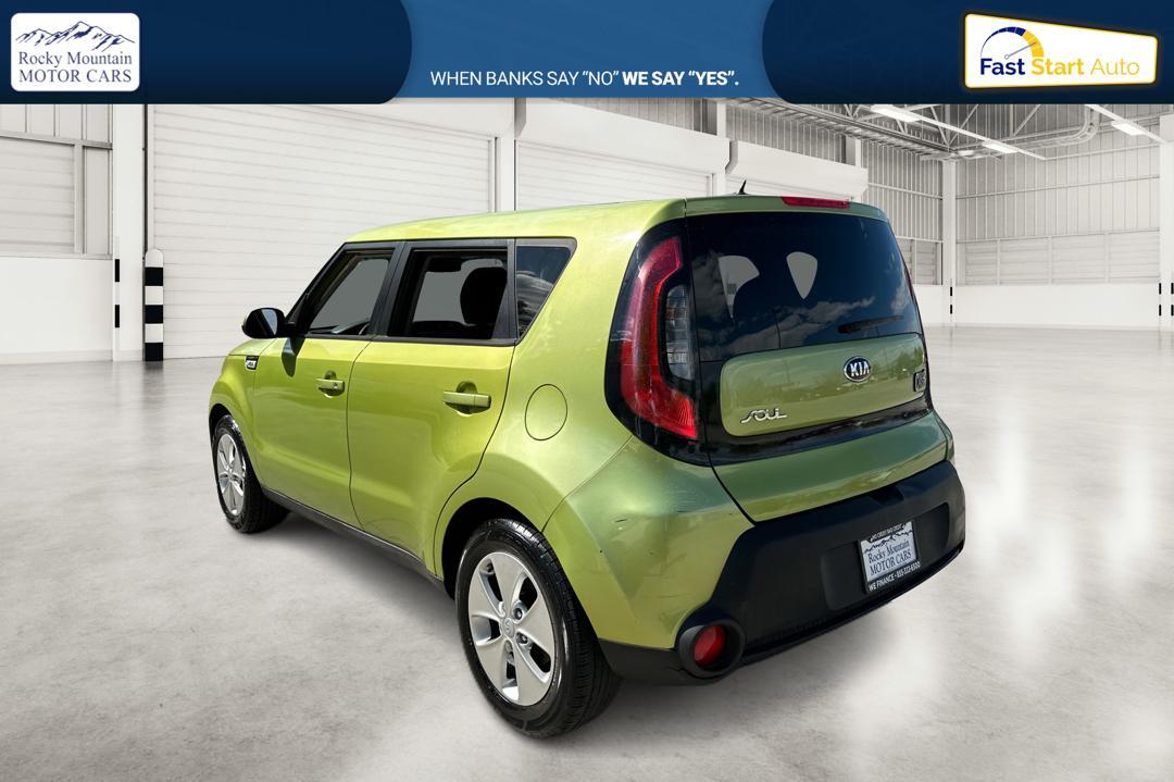 2016 Green Kia Soul Base 6A (KNDJN2A29G7) with an 1.6L L4 DOHC 16V engine, 6A transmission, located at 767 S State Road, Pleasant Grove, UT, 84062, (801) 785-1058, 40.354839, -111.736687 - Photo #4