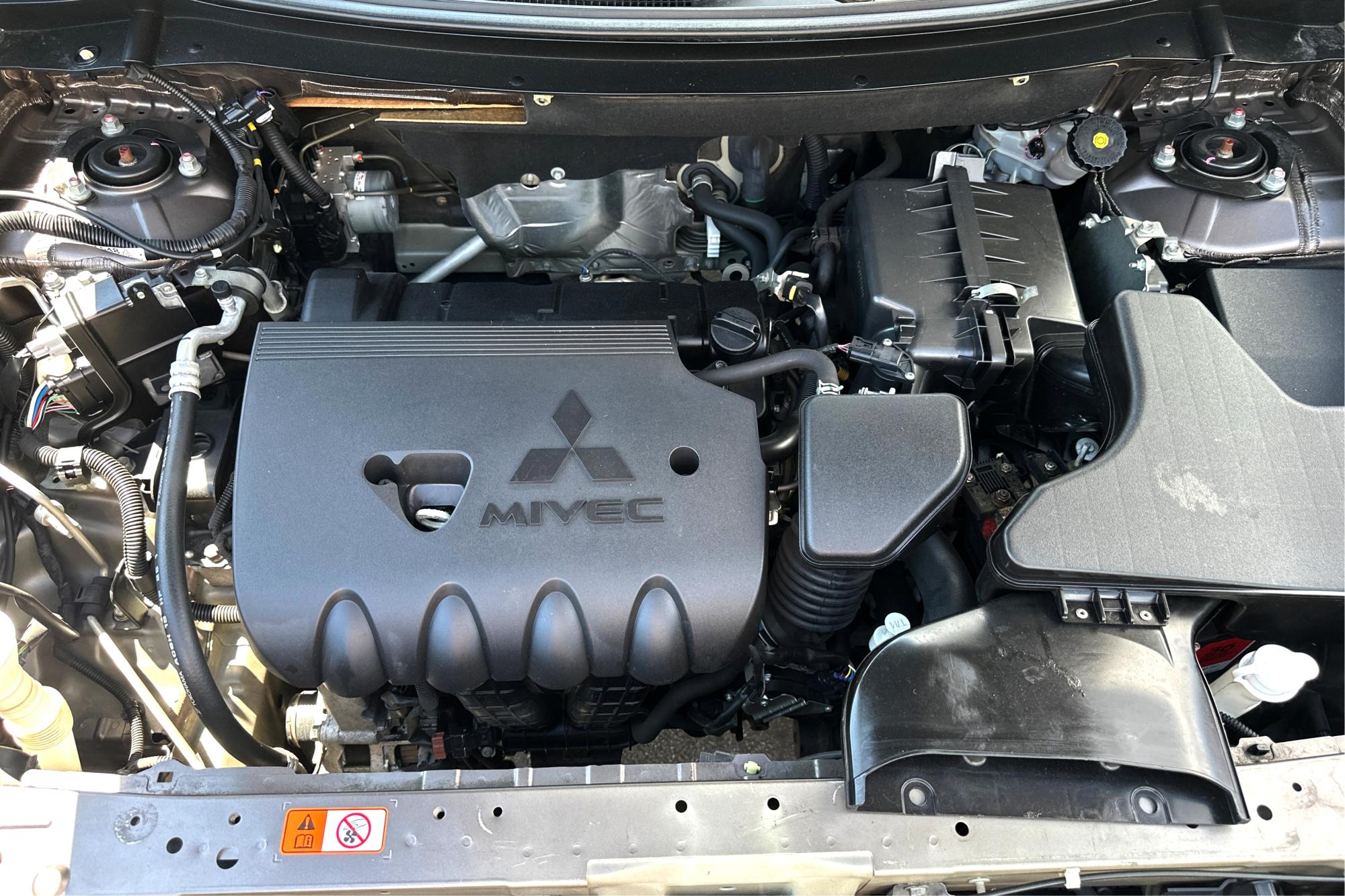 2019 Brown Mitsubishi Outlander ES 2WD (JA4AD2A35KZ) with an 2.4L L4 DOHC 16V engine, CVT transmission, located at 767 S State Road, Pleasant Grove, UT, 84062, (801) 785-1058, 40.354839, -111.736687 - Photo #8