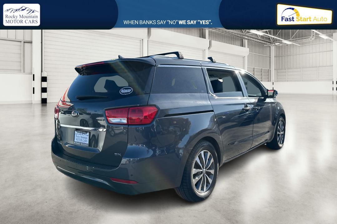 2016 Gray Kia Sedona EX (KNDMC5C18G6) with an 3.3L V6 DOHC 24V engine, 6-Speed Automatic transmission, located at 767 S State Road, Pleasant Grove, UT, 84062, (801) 785-1058, 40.354839, -111.736687 - Photo #2