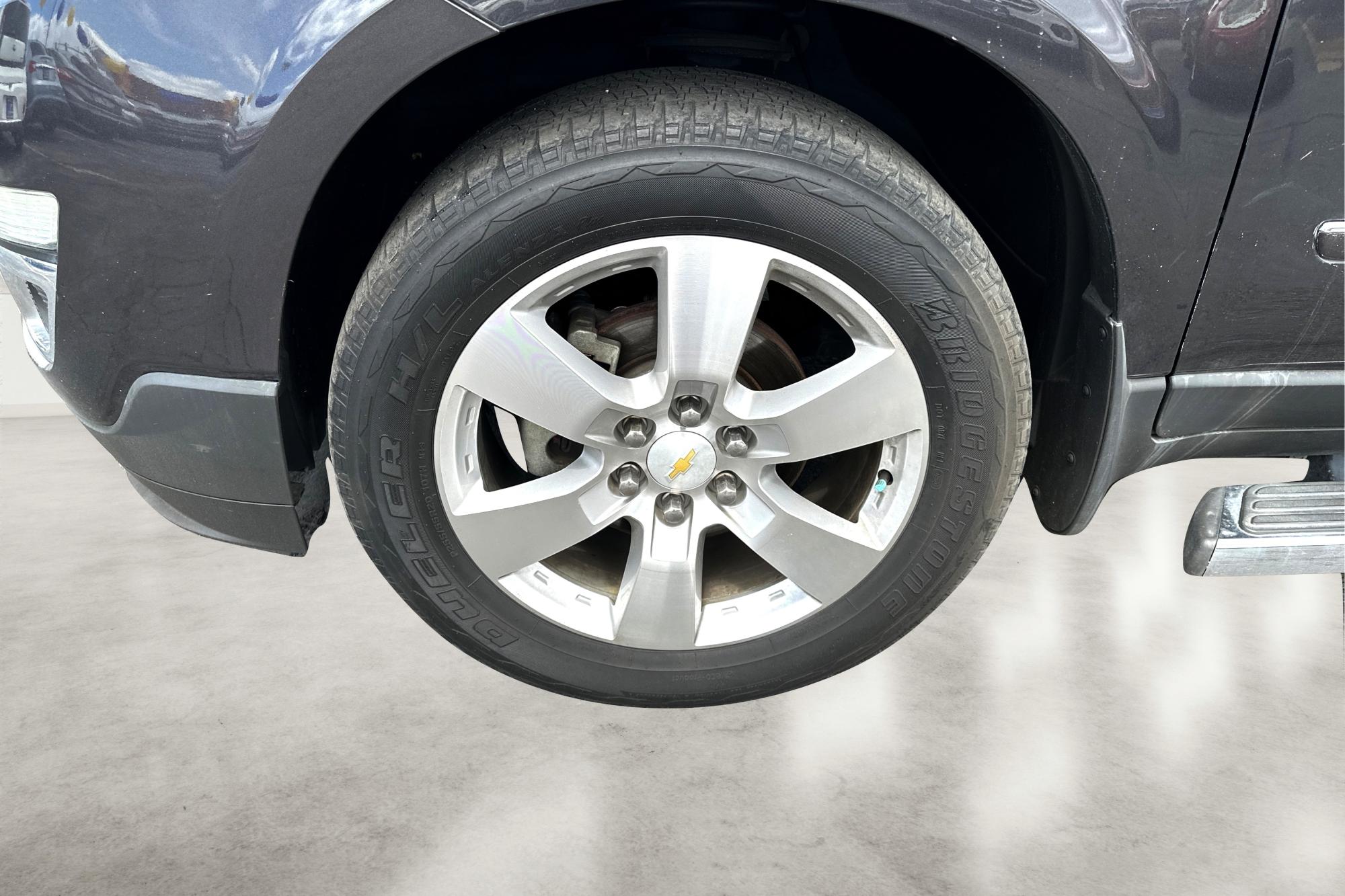 2014 Gray Chevrolet Traverse LTZ FWD (1GNKRJKD6EJ) with an 3.6L V6 DOHC 24V engine, 6-Speed Automatic transmission, located at 7755 State Street, Midvale, UT, 84047, (801) 753-9063, 40.610329, -111.890656 - Photo #9