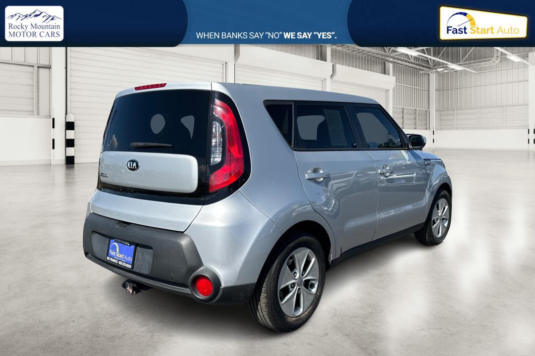 2015 Silver Kia Soul Base (KNDJN2A2XF7) with an 1.6L L4 DOHC 16V engine, Auto, 6-Spd Sportmatic transmission, located at 7755 State Street, Midvale, UT, 84047, (801) 753-9063, 40.610329, -111.890656 - Photo #2