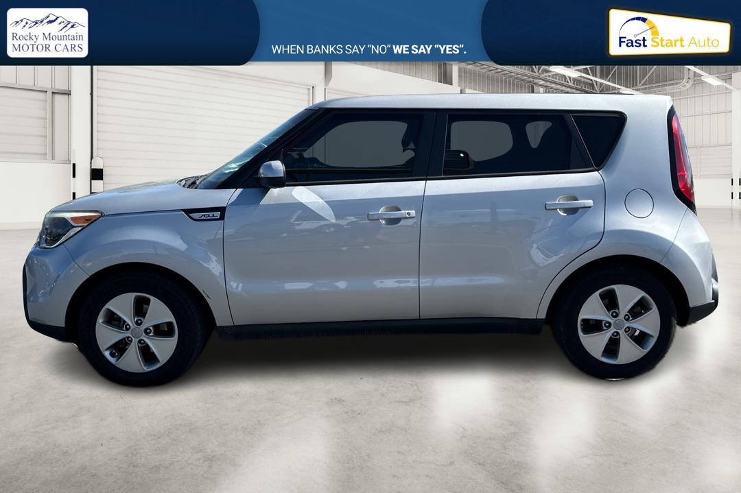 2015 Silver Kia Soul Base (KNDJN2A2XF7) with an 1.6L L4 DOHC 16V engine, Auto, 6-Spd Sportmatic transmission, located at 7755 State Street, Midvale, UT, 84047, (801) 753-9063, 40.610329, -111.892159 - Photo #5