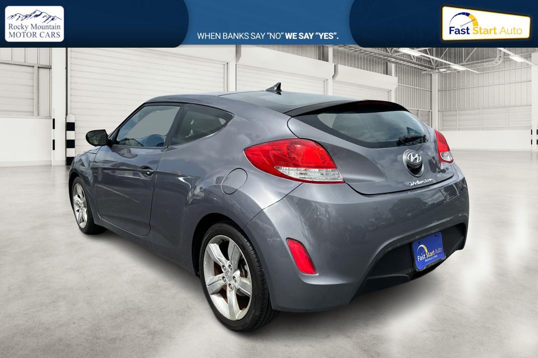 2015 Gray Hyundai Veloster Base 6MT (KMHTC6AD0FU) with an 1.6L L4 DOHC 16V engine, 6-Speed Manual transmission, located at 7755 State Street, Midvale, UT, 84047, (801) 753-9063, 40.610329, -111.890656 - Photo #4