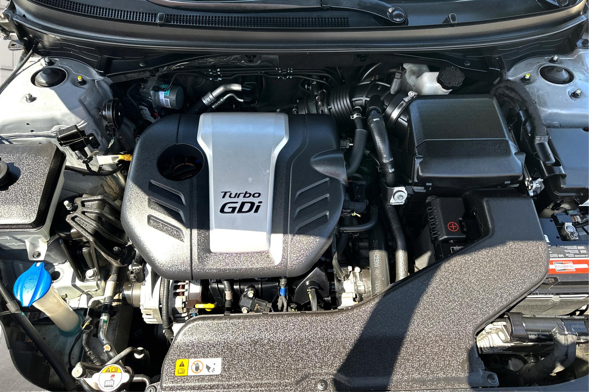 2015 Gray Hyundai Sonata ECO (5NPE24AA2FH) with an 1.6L L4 DOHC 16V engine, 7-Speed Automatic transmission, located at 767 S State Road, Pleasant Grove, UT, 84062, (801) 785-1058, 40.354839, -111.736687 - Photo #8