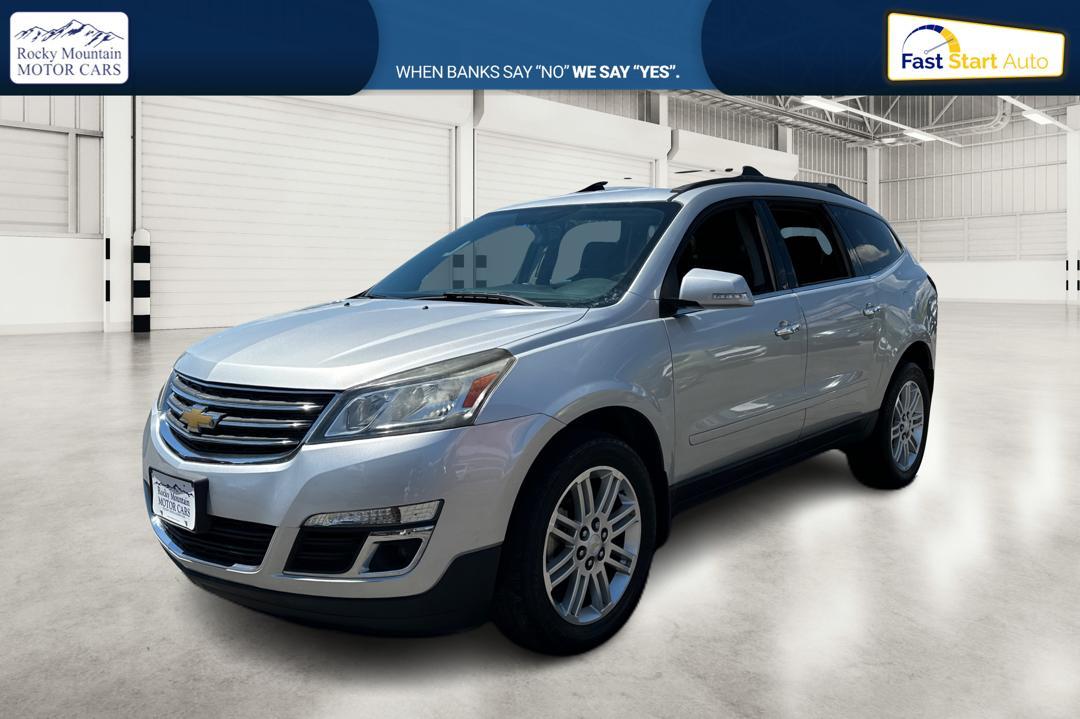2015 Silver Chevrolet Traverse 1LT FWD (1GNKRGKD6FJ) with an 3.6L V6 DOHC 24V engine, 6-Speed Automatic transmission, located at 767 S State Road, Pleasant Grove, UT, 84062, (801) 785-1058, 40.354839, -111.736687 - Photo #6