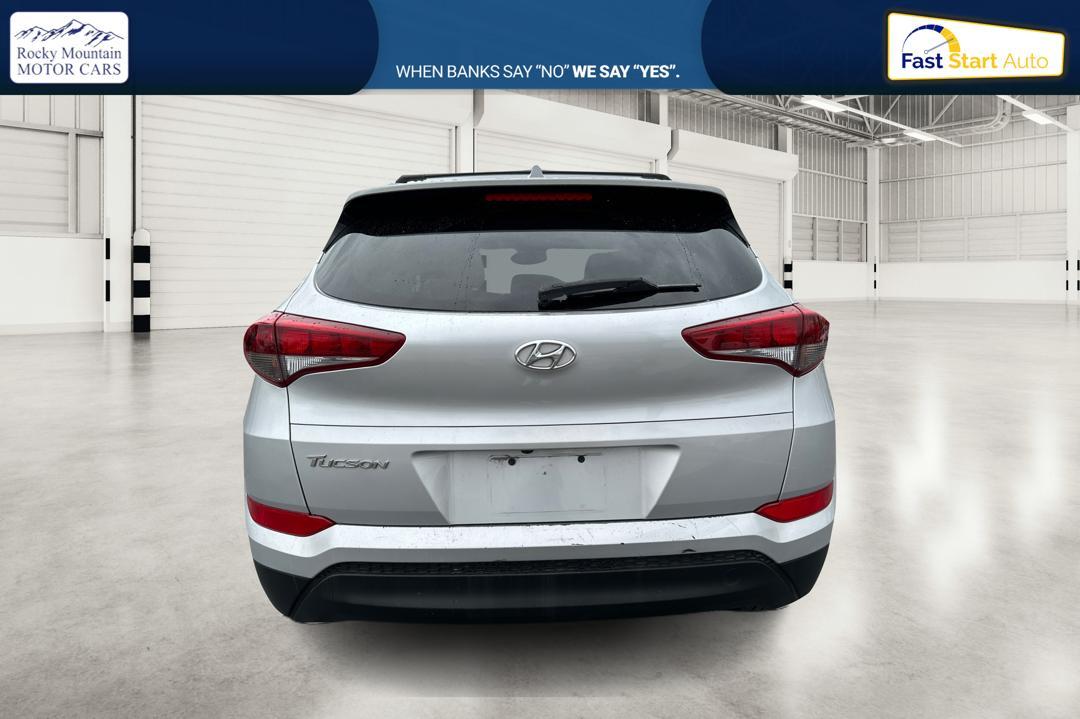 2018 Silver Hyundai Tucson SE (KM8J33A43JU) with an 2.0L L4 DOHC 16V engine, 6A transmission, located at 7755 State Street, Midvale, UT, 84047, (801) 753-9063, 40.610329, -111.890656 - Photo #3