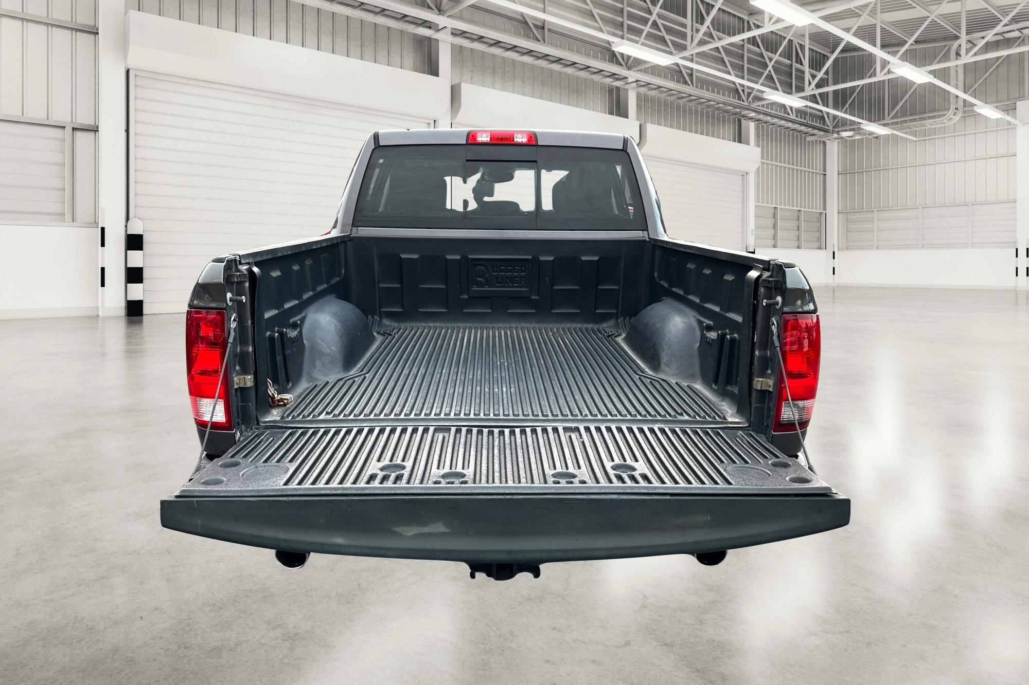2016 Gray RAM 1500 SLT Crew Cab SWB 4WD (1C6RR7LT0GS) with an 5.7L V8 OHV 16V engine, 6A transmission, located at 767 S State Road, Pleasant Grove, UT, 84062, (801) 785-1058, 40.354839, -111.736687 - Photo#13