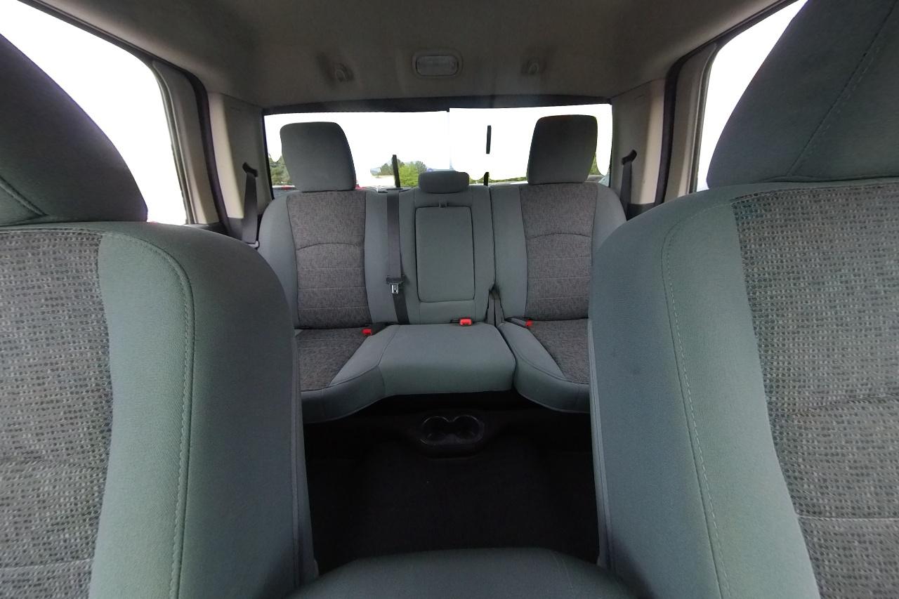 2016 Gray RAM 1500 SLT Crew Cab SWB 4WD (1C6RR7LT0GS) with an 5.7L V8 OHV 16V engine, 6A transmission, located at 767 S State Road, Pleasant Grove, UT, 84062, (801) 785-1058, 40.354839, -111.736687 - Photo#17