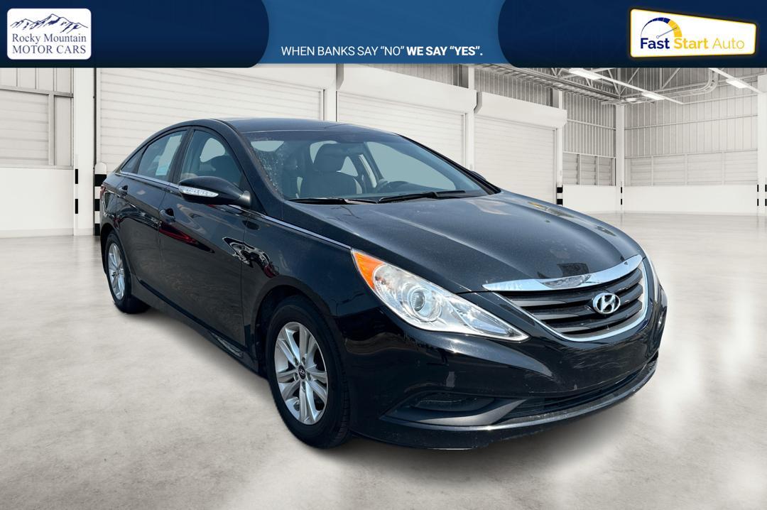 photo of 2014 Hyundai Sonata SEDAN 4-DR