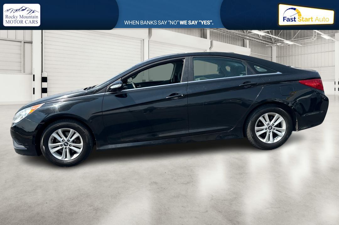 2014 Black Hyundai Sonata GLS (5NPEB4AC6EH) with an 2.4L L4 DOHC 16V engine, 6-Speed Automatic transmission, located at 7755 State Street, Midvale, UT, 84047, (801) 753-9063, 40.610329, -111.890656 - Photo#6