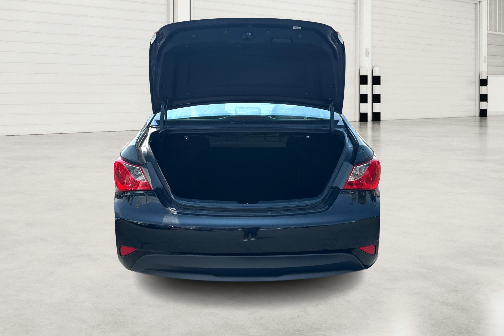 2014 Black Hyundai Sonata GLS (5NPEB4AC6EH) with an 2.4L L4 DOHC 16V engine, 6-Speed Automatic transmission, located at 7755 State Street, Midvale, UT, 84047, (801) 753-9063, 40.610329, -111.890656 - Photo#13
