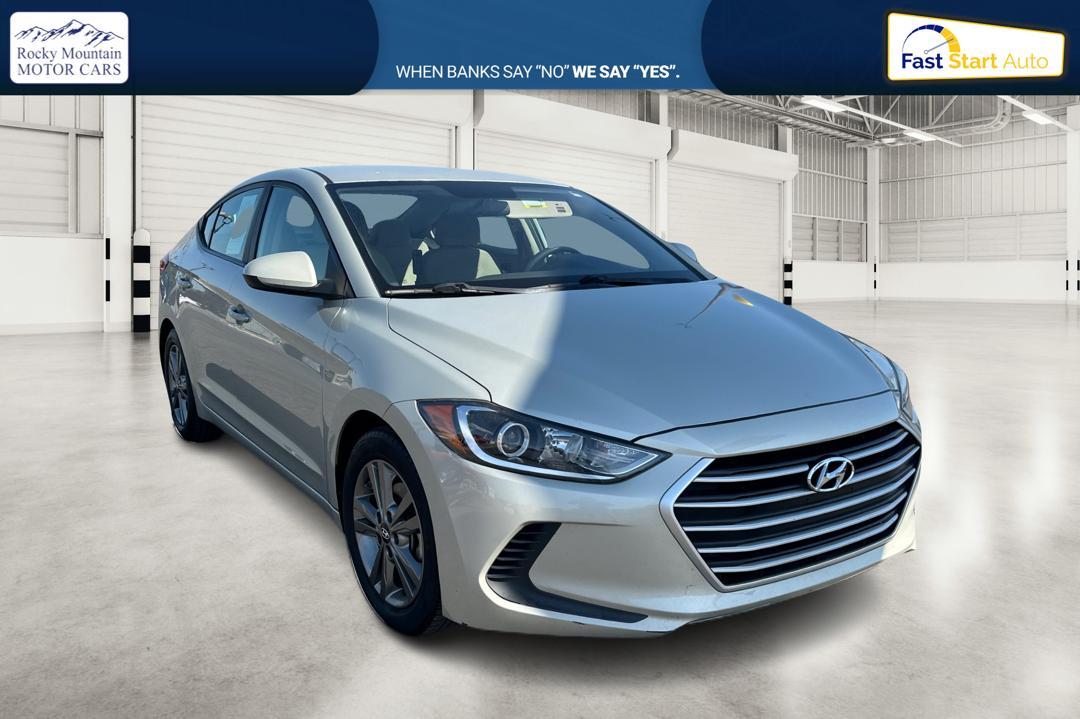 2017 Hyundai Elantra SEDAN 4-DR