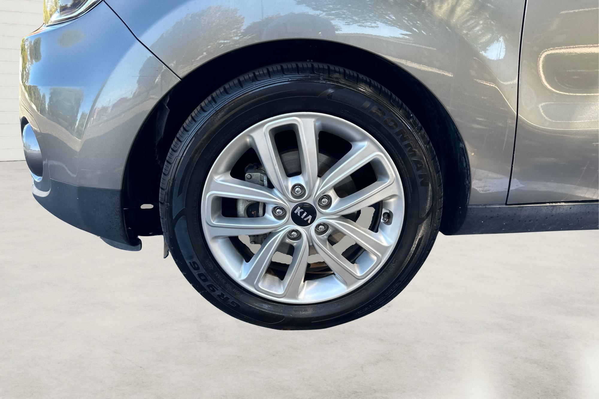 2019 Gray Kia Soul + (KNDJP3A52K7) with an 2.0L L4 DOHC 16V engine, 6A transmission, located at 767 S State Road, Pleasant Grove, UT, 84062, (801) 785-1058, 40.354839, -111.736687 - Photo#12