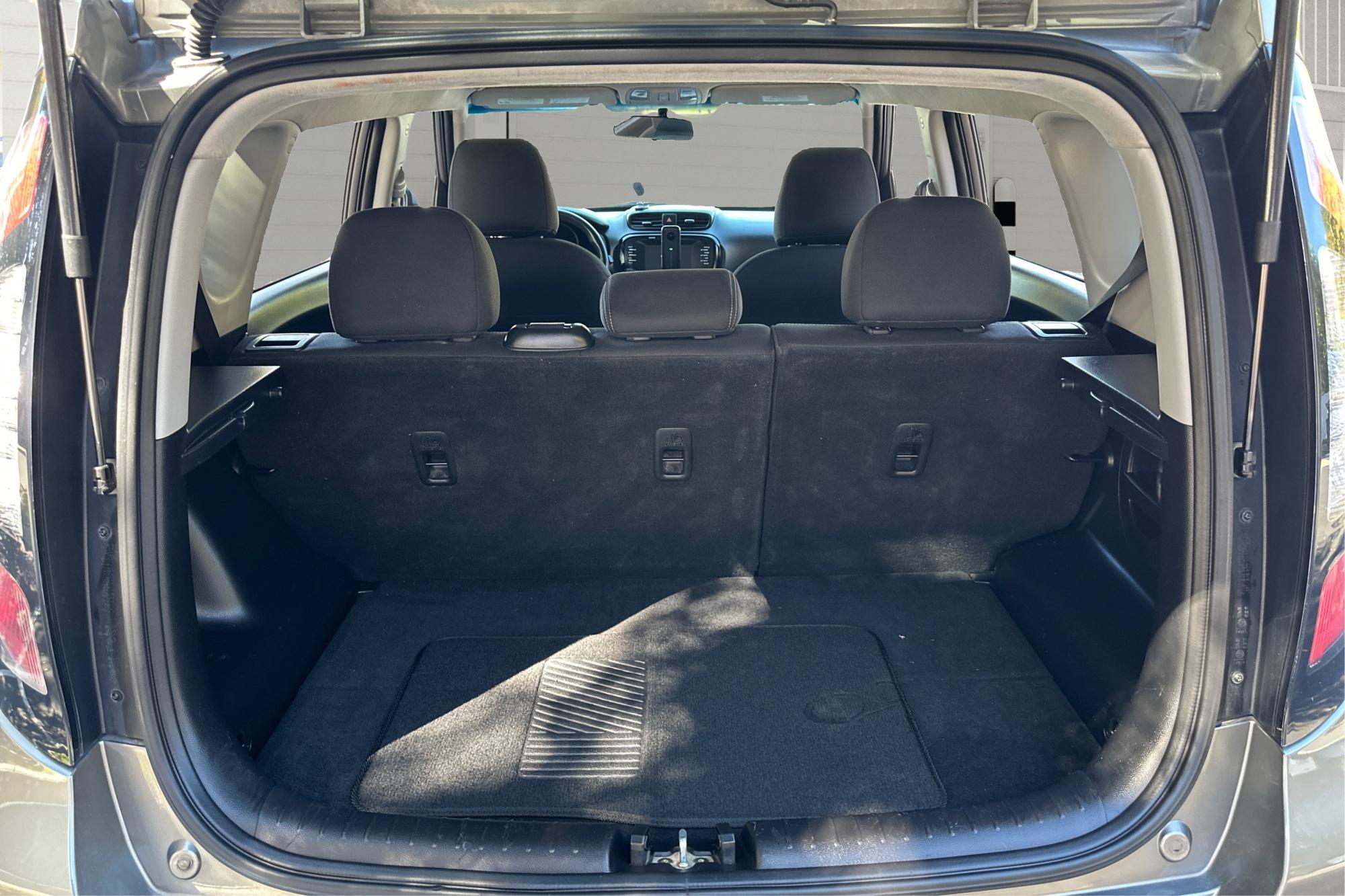 2019 Gray Kia Soul + (KNDJP3A52K7) with an 2.0L L4 DOHC 16V engine, 6A transmission, located at 767 S State Road, Pleasant Grove, UT, 84062, (801) 785-1058, 40.354839, -111.736687 - Photo#13