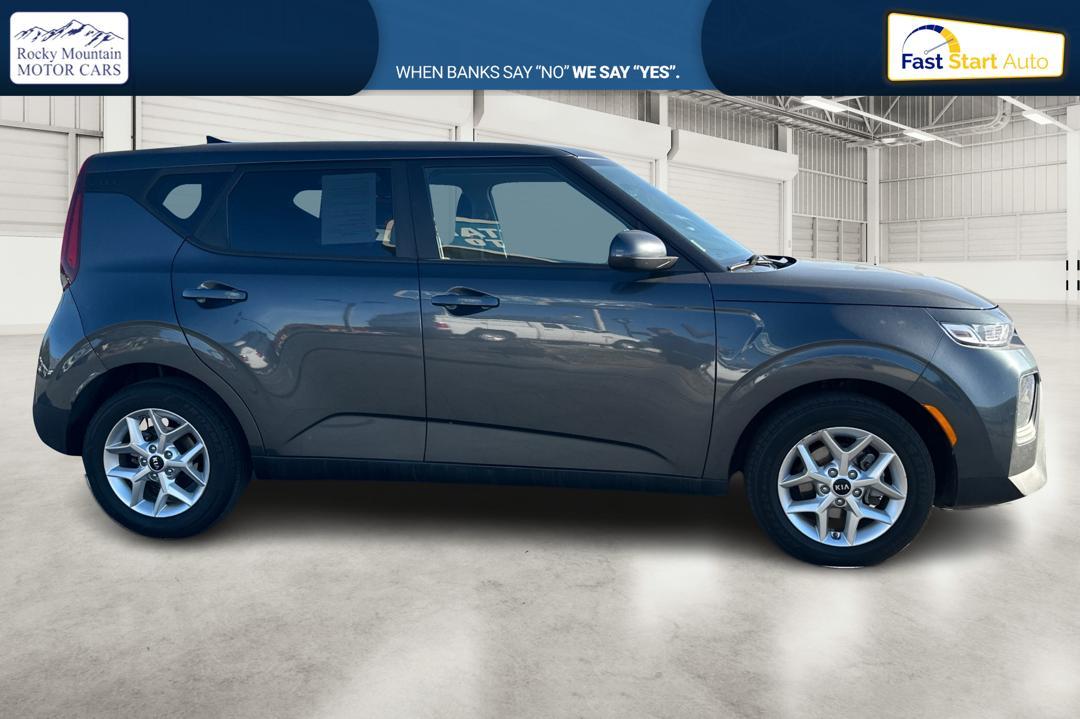 2021 Gray Kia Soul LX CVT (KNDJ23AU7M7) with an 2.0L L4 DOHC 16V engine, CVT transmission, located at 344 S Washington Blvd, Ogden, UT, 84404, (801) 399-1799, 41.255482, -111.970848 - Photo#1