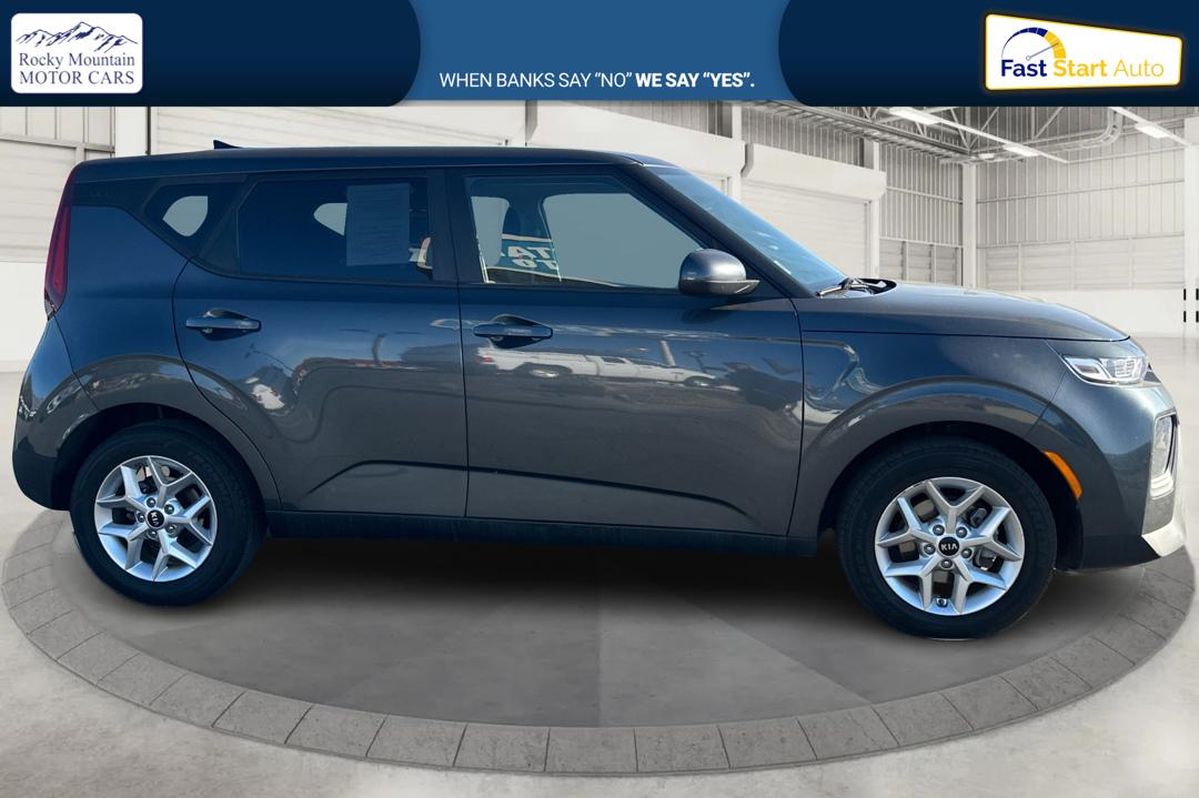 2021 Gray Kia Soul LX CVT (KNDJ23AU7M7) with an 2.0L L4 DOHC 16V engine, CVT transmission, located at 767 S State Road, Pleasant Grove, UT, 84062, (801) 785-1058, 40.354839, -111.736687 - Photo#1