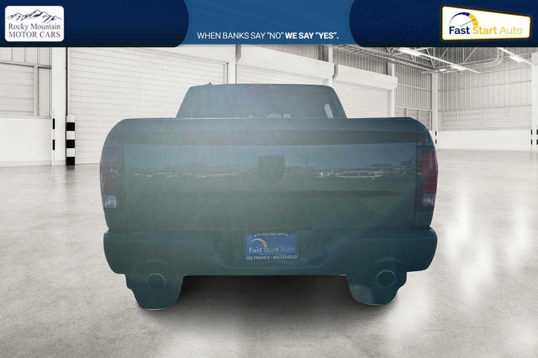 2015 Gray RAM 1500 Sport Crew Cab SWB 4WD (1C6RR7MT1FS) with an 5.7L V8 OHV 16V engine, 6-Speed Automatic transmission, located at 767 S State Road, Pleasant Grove, UT, 84062, (801) 785-1058, 40.354839, -111.736687 - Photo#4