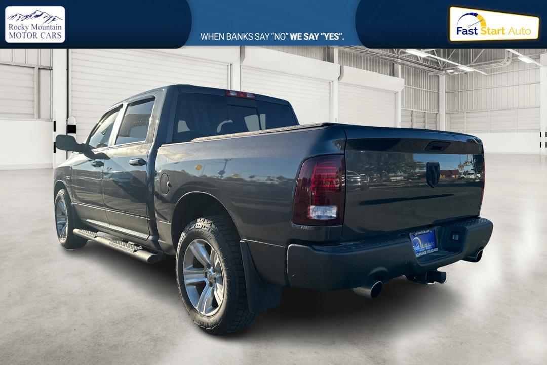 2015 Gray RAM 1500 Sport Crew Cab SWB 4WD (1C6RR7MT1FS) with an 5.7L V8 OHV 16V engine, 6-Speed Automatic transmission, located at 767 S State Road, Pleasant Grove, UT, 84062, (801) 785-1058, 40.354839, -111.736687 - Photo#5