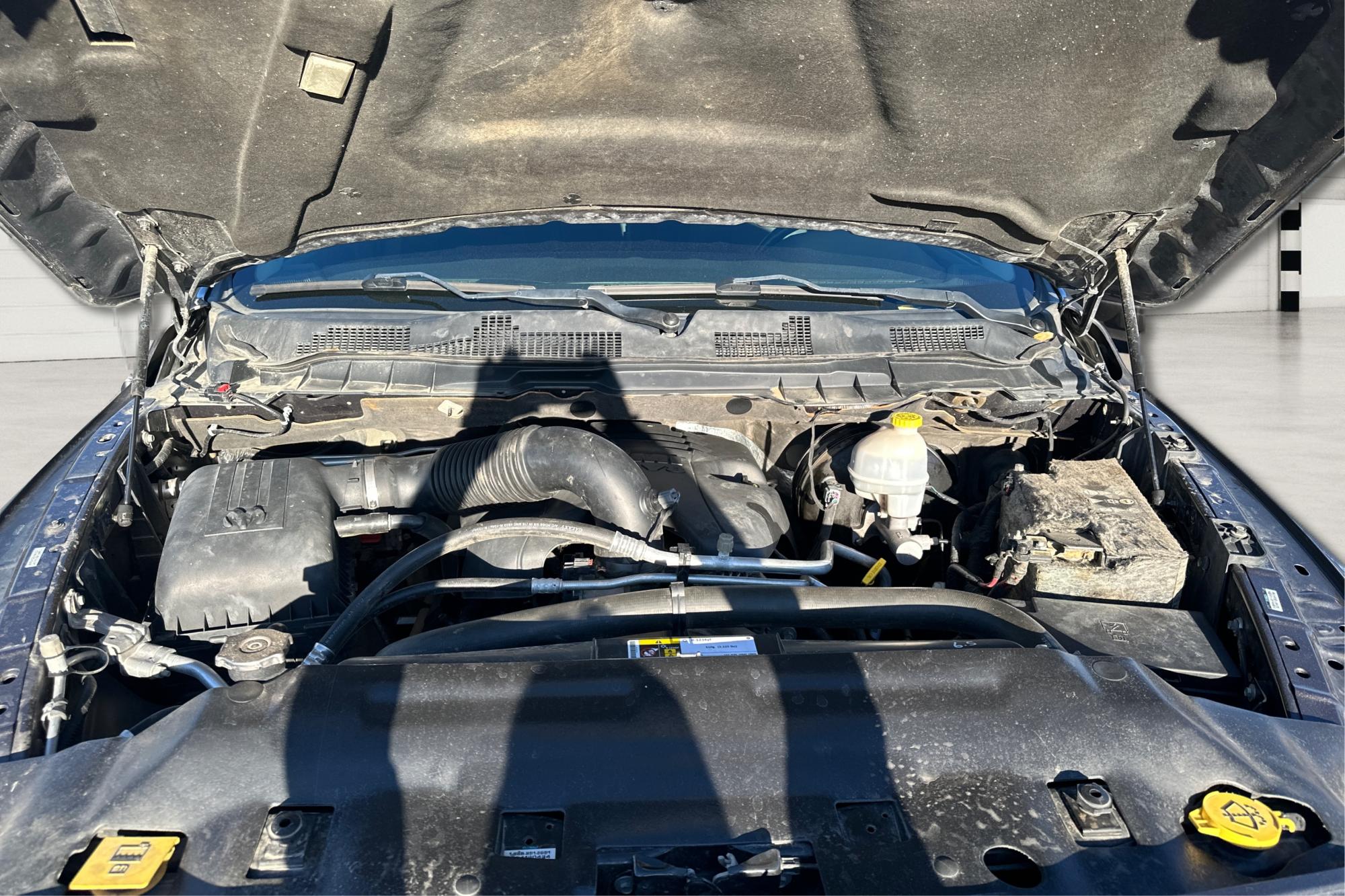 2015 Gray RAM 1500 Sport Crew Cab SWB 4WD (1C6RR7MT1FS) with an 5.7L V8 OHV 16V engine, 6-Speed Automatic transmission, located at 767 S State Road, Pleasant Grove, UT, 84062, (801) 785-1058, 40.354839, -111.736687 - Photo#10