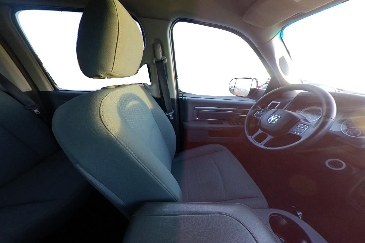 2016 White RAM 1500 SLT Crew Cab SWB 4WD (1C6RR7LG3GS) with an 3.6L V6 DOHC 24V FFV engine, 6A transmission, located at 767 S State Road, Pleasant Grove, UT, 84062, (801) 785-1058, 40.354839, -111.736687 - Photo#23