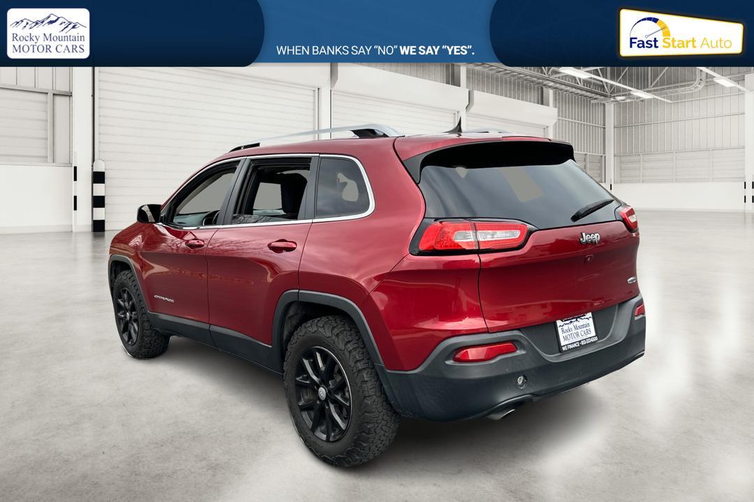 2016 Red Jeep Cherokee Latitude FWD (1C4PJLCB1GW) with an 2.4L L4 DOHC 16V engine, 9A transmission, located at 767 S State Road, Pleasant Grove, UT, 84062, (801) 785-1058, 40.354839, -111.736687 - Photo#5