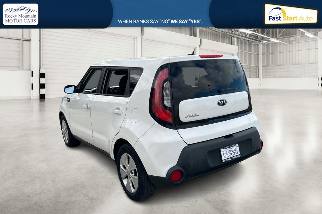 2016 White Kia Soul Base 6A (KNDJN2A22G7) with an 1.6L L4 DOHC 16V engine, 6A transmission, located at 767 S State Road, Pleasant Grove, UT, 84062, (801) 785-1058, 40.354839, -111.736687 - Photo#5