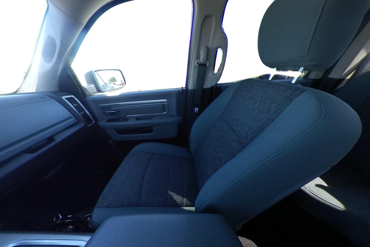 2018 Black RAM 1500 SLT Crew Cab SWB 4WD (1C6RR7LT4JS) with an 5.7L V8 OHV 16V engine, 8A transmission, located at 7755 State Street, Midvale, UT, 84047, (801) 753-9063, 40.610329, -111.892159 - Photo#17