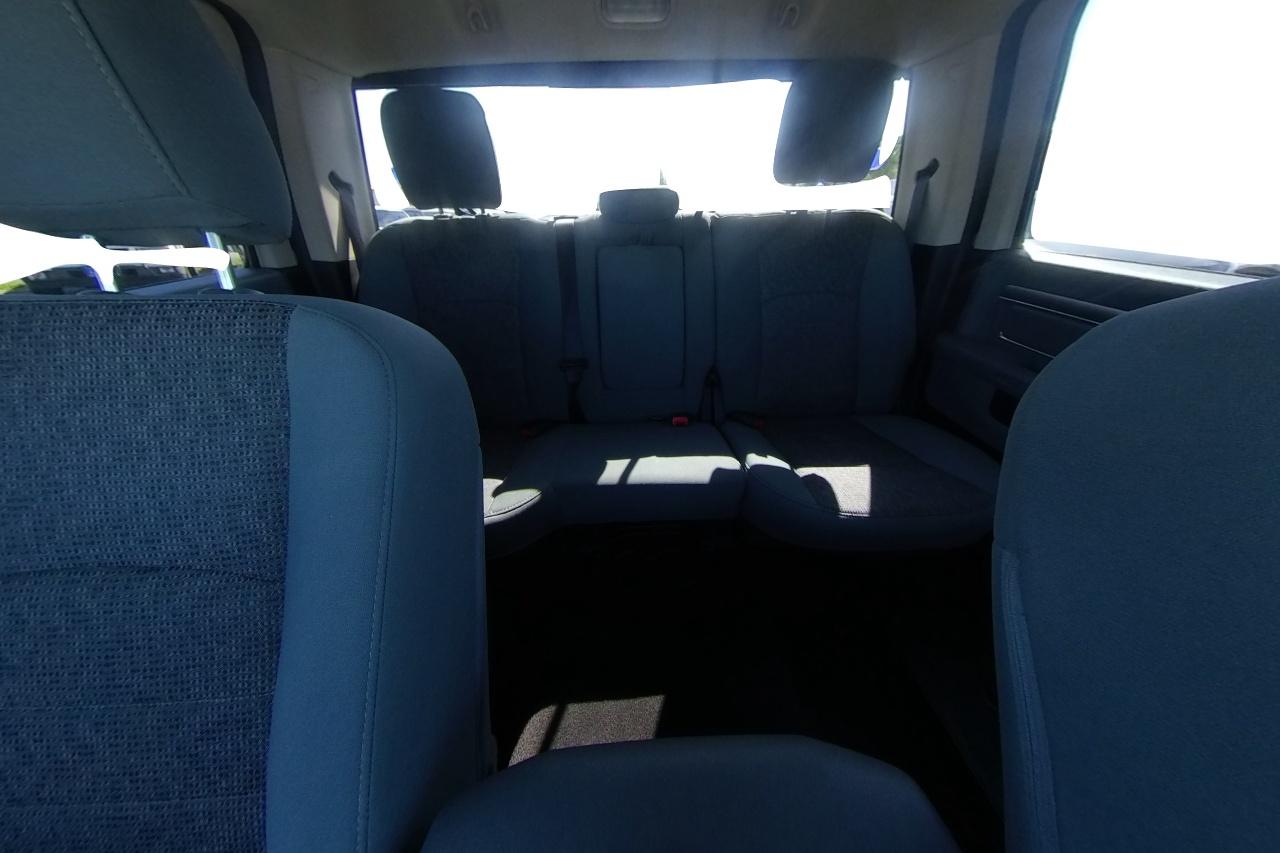 2018 Black RAM 1500 SLT Crew Cab SWB 4WD (1C6RR7LT4JS) with an 5.7L V8 OHV 16V engine, 8A transmission, located at 7755 State Street, Midvale, UT, 84047, (801) 753-9063, 40.610329, -111.892159 - Photo#18