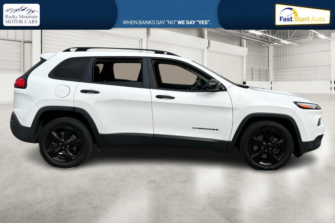 2017 White Jeep Cherokee Sport FWD (1C4PJLAS3HW) with an 3.2L V6 DOHC 24V engine, 9A transmission, located at 7755 State Street, Midvale, UT, 84047, (801) 753-9063, 40.610329, -111.892159 - Photo#1