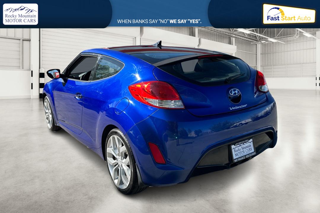 2013 Blue Hyundai Veloster Base (KMHTC6AD7DU) with an 1.6L L4 DOHC 16V engine, Auto, 6-Spd EcoShft DCT transmission, located at 767 S State Road, Pleasant Grove, UT, 84062, (801) 785-1058, 40.354839, -111.736687 - Photo#5