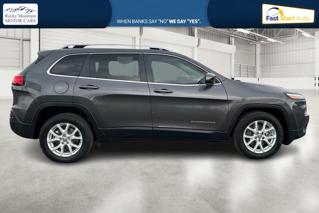 2017 Gray Jeep Cherokee Latitude FWD (1C4PJLCS5HW) with an 3.2L V6 DOHC 24V engine, 9A transmission, located at 7755 State Street, Midvale, UT, 84047, (801) 753-9063, 40.610329, -111.892159 - Photo#1