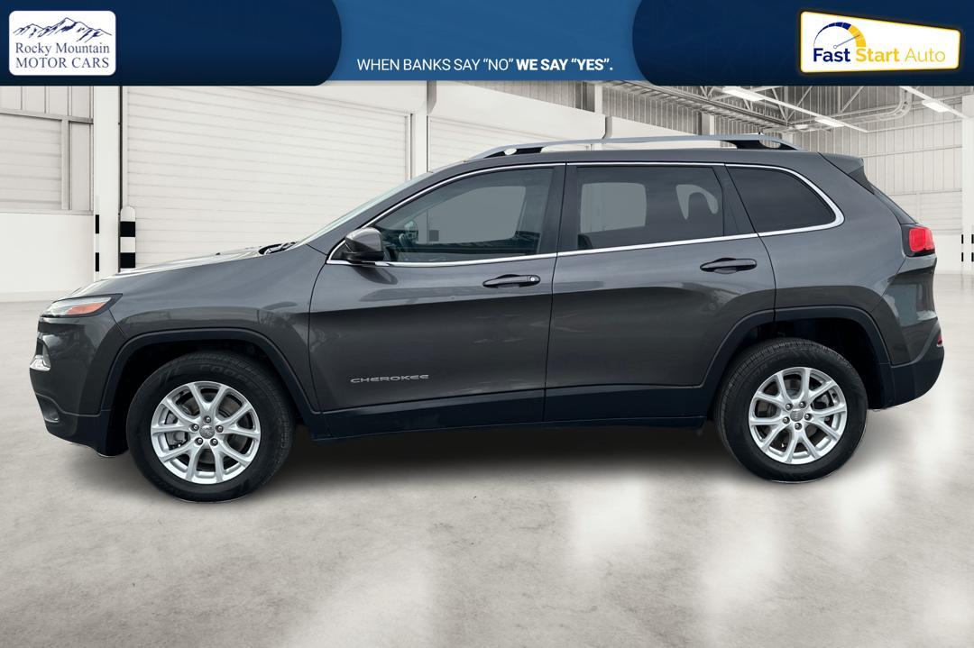 2017 Gray Jeep Cherokee Latitude FWD (1C4PJLCS5HW) with an 3.2L V6 DOHC 24V engine, 9A transmission, located at 7755 State Street, Midvale, UT, 84047, (801) 753-9063, 40.610329, -111.892159 - Photo#6