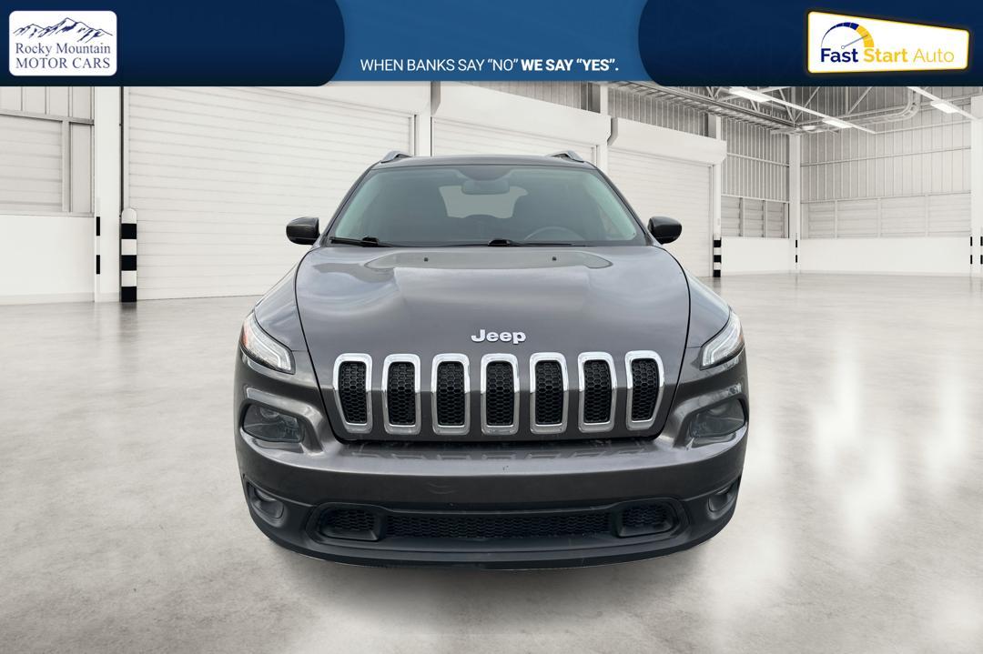 2017 Gray Jeep Cherokee Latitude FWD (1C4PJLCS5HW) with an 3.2L V6 DOHC 24V engine, 9A transmission, located at 7755 State Street, Midvale, UT, 84047, (801) 753-9063, 40.610329, -111.892159 - Photo#9