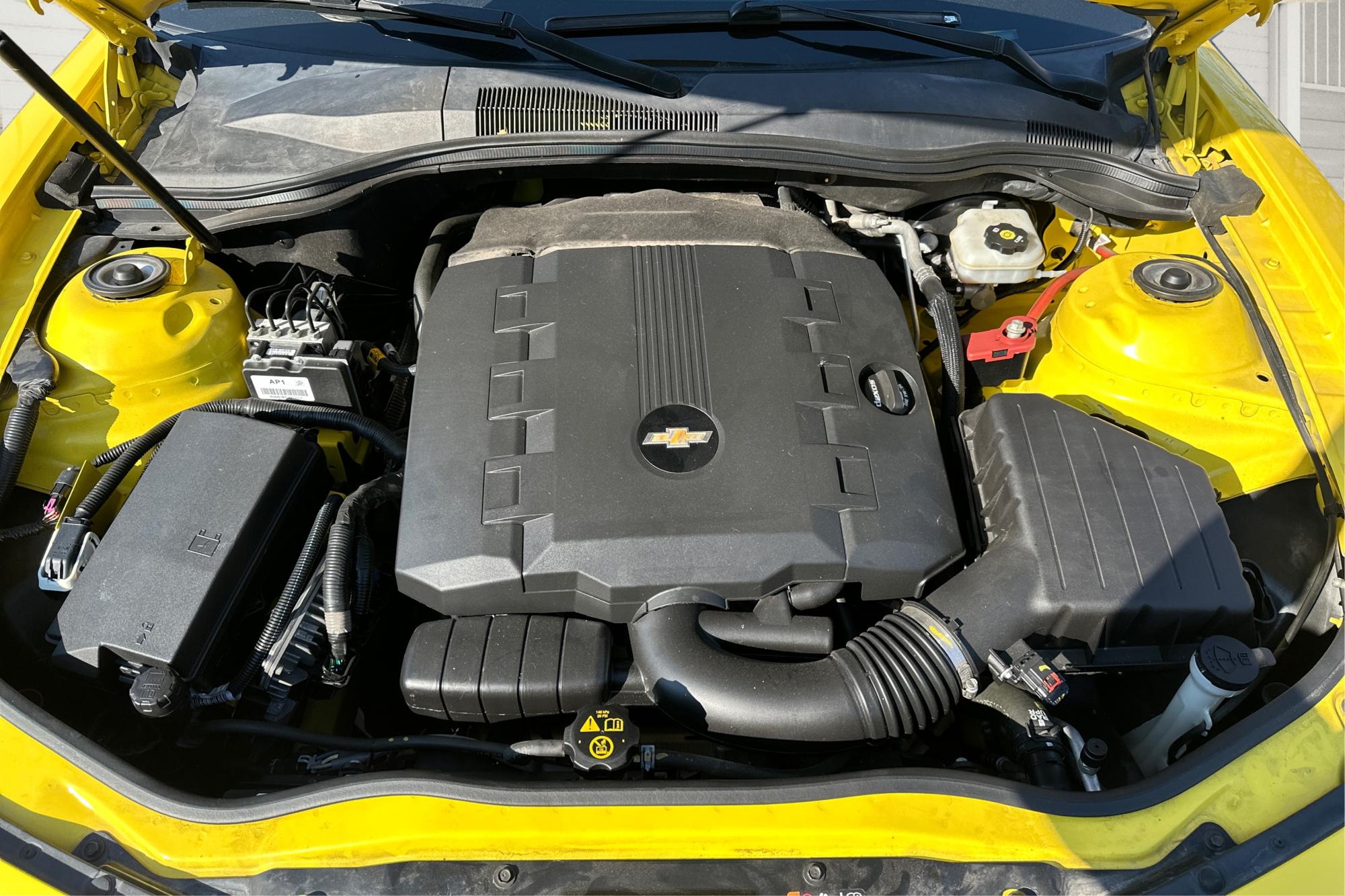 2015 Yellow Chevrolet Camaro 1LT Coupe (2G1FD1E37F9) with an 3.6L V6 DOHC 24V FFV engine, 6-Speed Automatic transmission, located at 767 S State Road, Pleasant Grove, UT, 84062, (801) 785-1058, 40.354839, -111.736687 - Photo#10