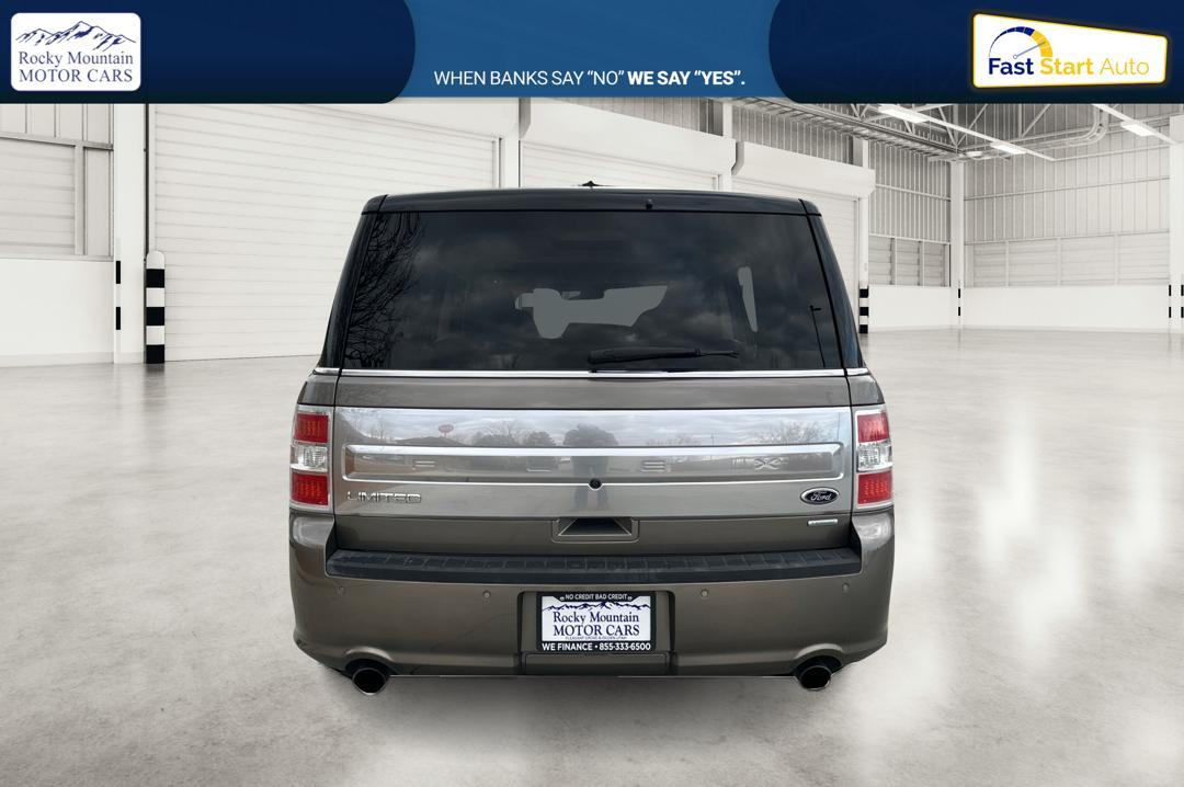 2013 Gray Ford Flex Limited AWD (2FMHK6DT0DB) with an 3.5L V6 DOHC 24V engine, 6-Speed Automatic Overdrive transmission, located at 767 S State Road, Pleasant Grove, UT, 84062, (801) 785-1058, 40.354839, -111.736687 - Photo#4