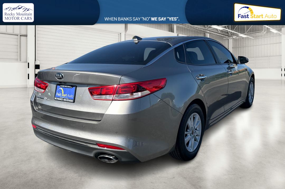 2018 Gray Kia Optima LX (5XXGT4L3XJG) with an 2.4L L4 DOHC 16V engine, 6A transmission, located at 7755 State Street, Midvale, UT, 84047, (801) 753-9063, 40.610329, -111.892159 - Photo#2