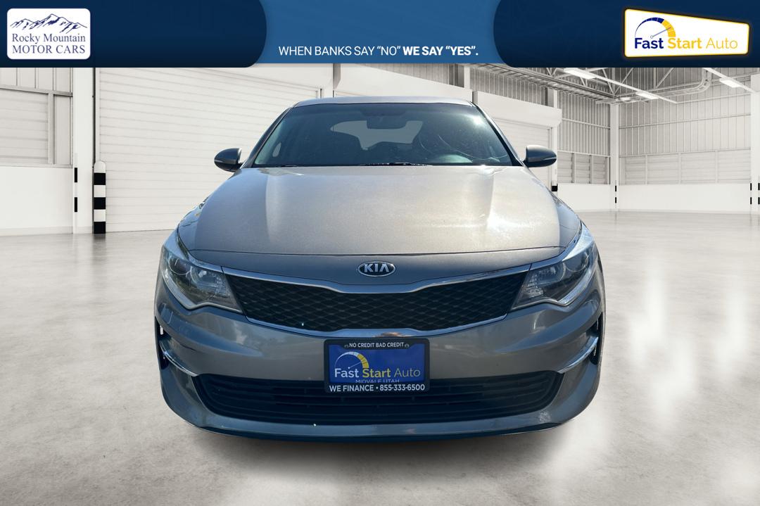 2018 Gray Kia Optima LX (5XXGT4L3XJG) with an 2.4L L4 DOHC 16V engine, 6A transmission, located at 7755 State Street, Midvale, UT, 84047, (801) 753-9063, 40.610329, -111.892159 - Photo#9