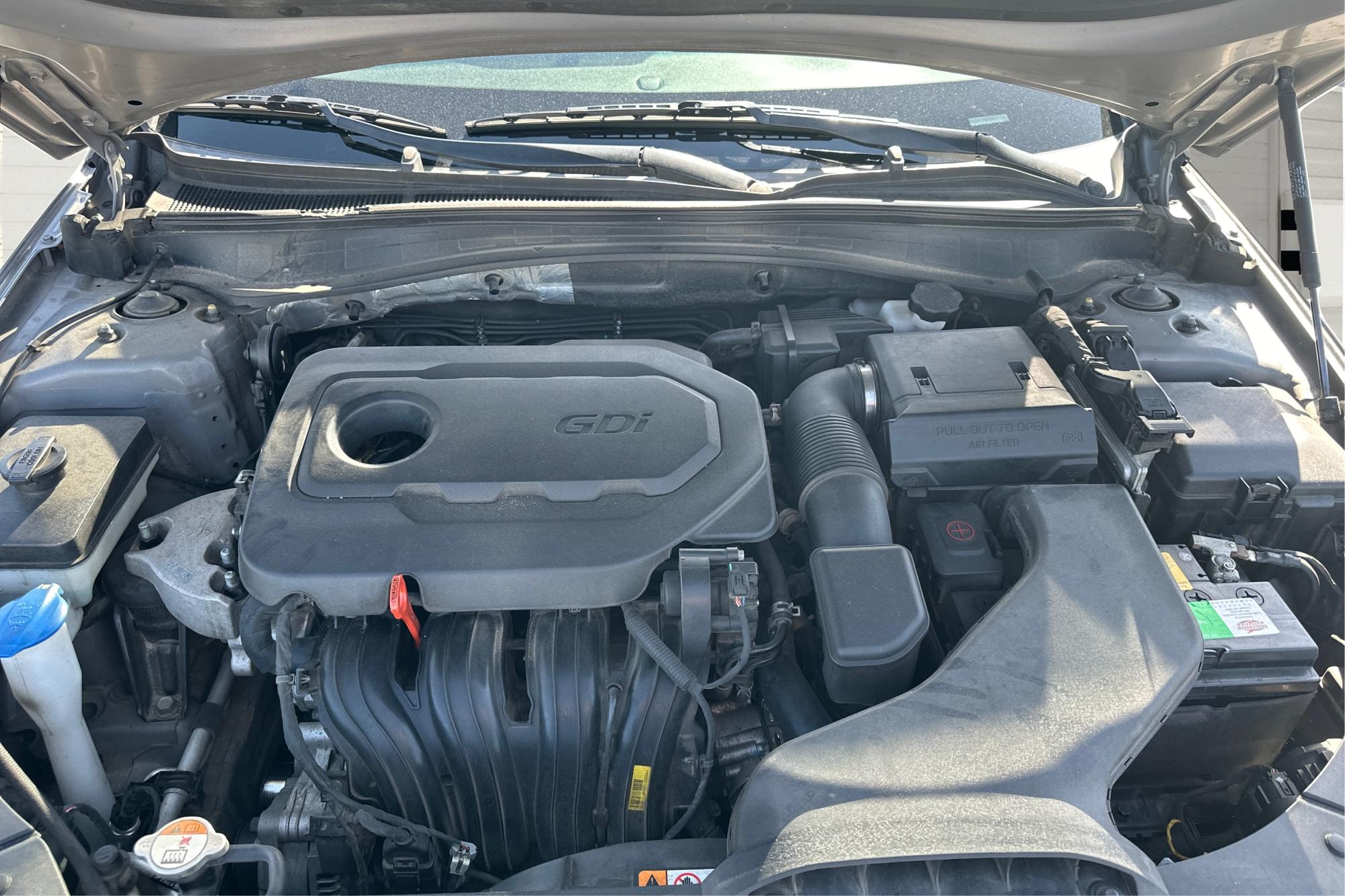 2018 Gray Kia Optima LX (5XXGT4L3XJG) with an 2.4L L4 DOHC 16V engine, 6A transmission, located at 7755 State Street, Midvale, UT, 84047, (801) 753-9063, 40.610329, -111.892159 - Photo#10