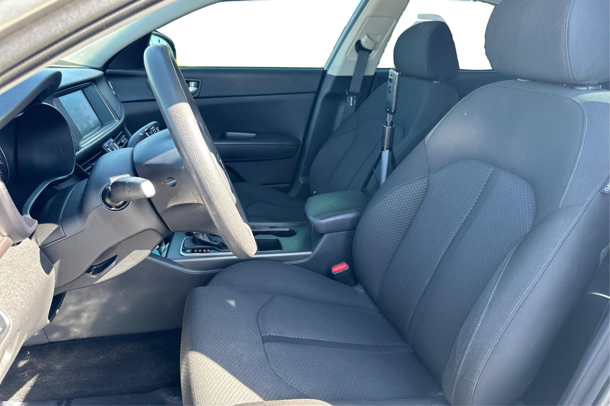 2018 Gray Kia Optima LX (5XXGT4L3XJG) with an 2.4L L4 DOHC 16V engine, 6A transmission, located at 7755 State Street, Midvale, UT, 84047, (801) 753-9063, 40.610329, -111.892159 - Photo#14
