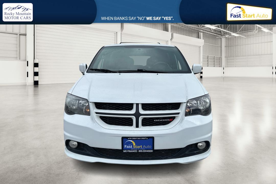 2018 White Dodge Grand Caravan GT (2C4RDGEGXJR) with an 3.6L V6 DOHC 24V engine, 6A transmission, located at 7755 State Street, Midvale, UT, 84047, (801) 753-9063, 40.610329, -111.892159 - Photo#9