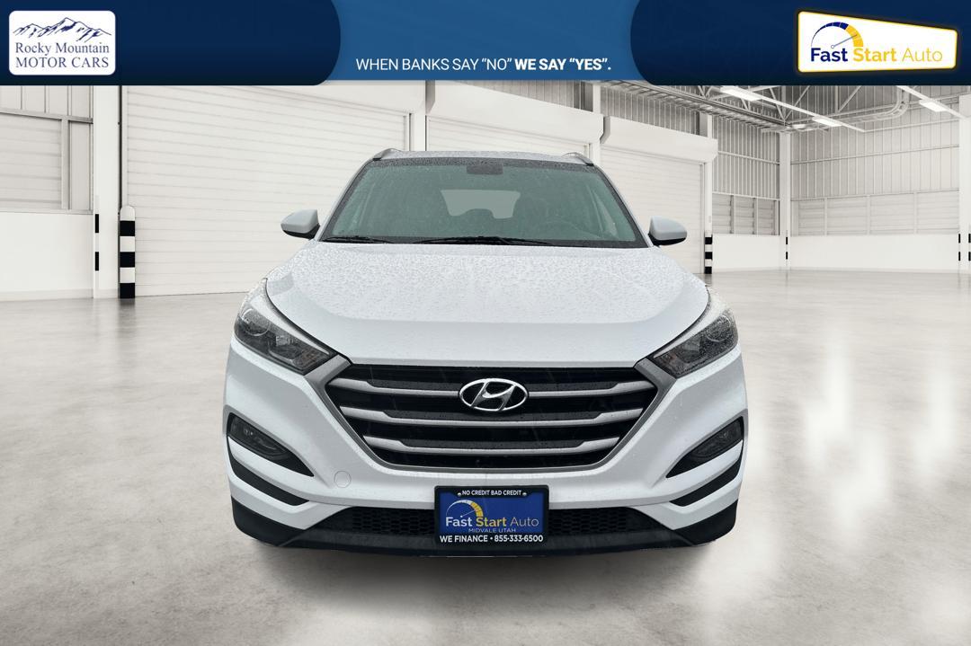 2018 White Hyundai Tucson SE (KM8J33A48JU) with an 2.0L L4 DOHC 16V engine, 6A transmission, located at 7755 State Street, Midvale, UT, 84047, (801) 753-9063, 40.610329, -111.892159 - Photo#9