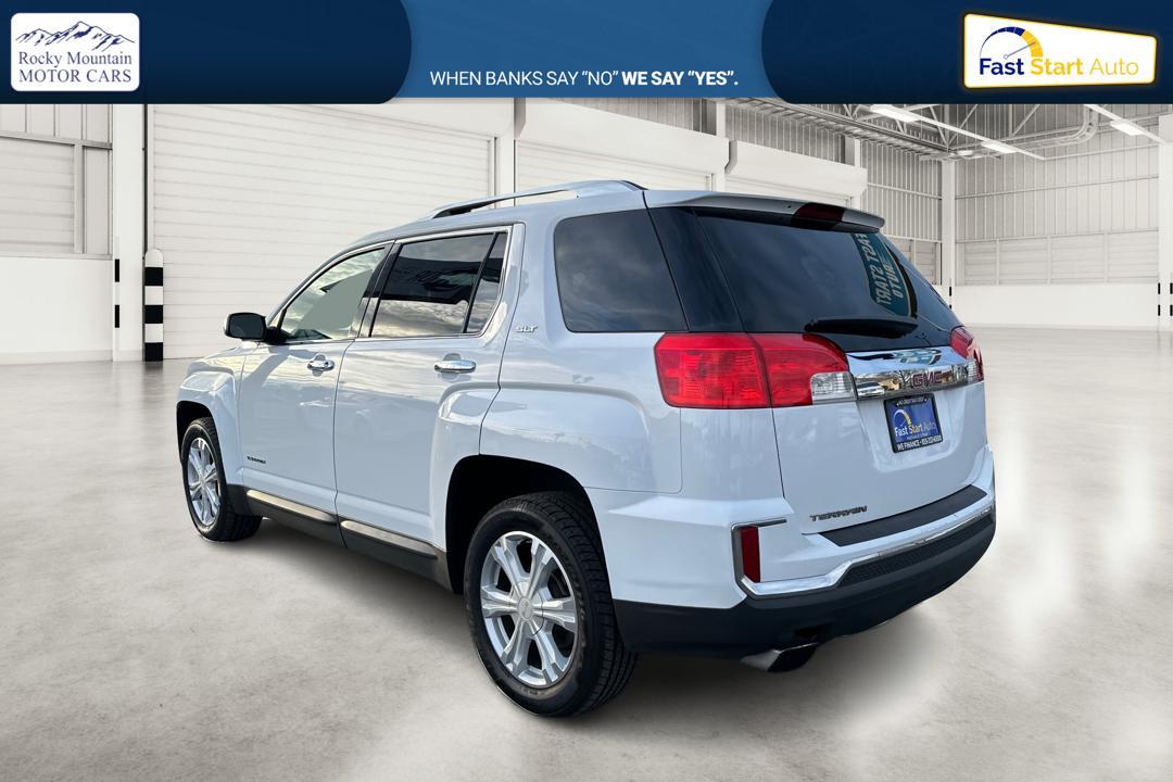 2017 White GMC Terrain SLT FWD (2GKALPEK9H6) with an 2.4L L4 DOHC 16V engine, 6A transmission, located at 7755 State Street, Midvale, UT, 84047, (801) 753-9063, 40.610329, -111.892159 - Photo#5